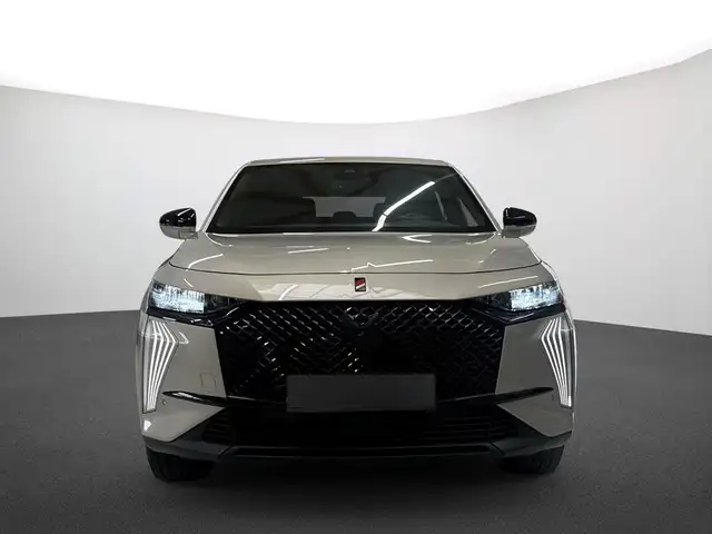 DS Automobiles DS 7 view 3