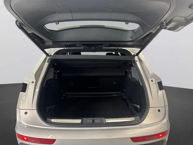 DS Automobiles DS 7 view 8