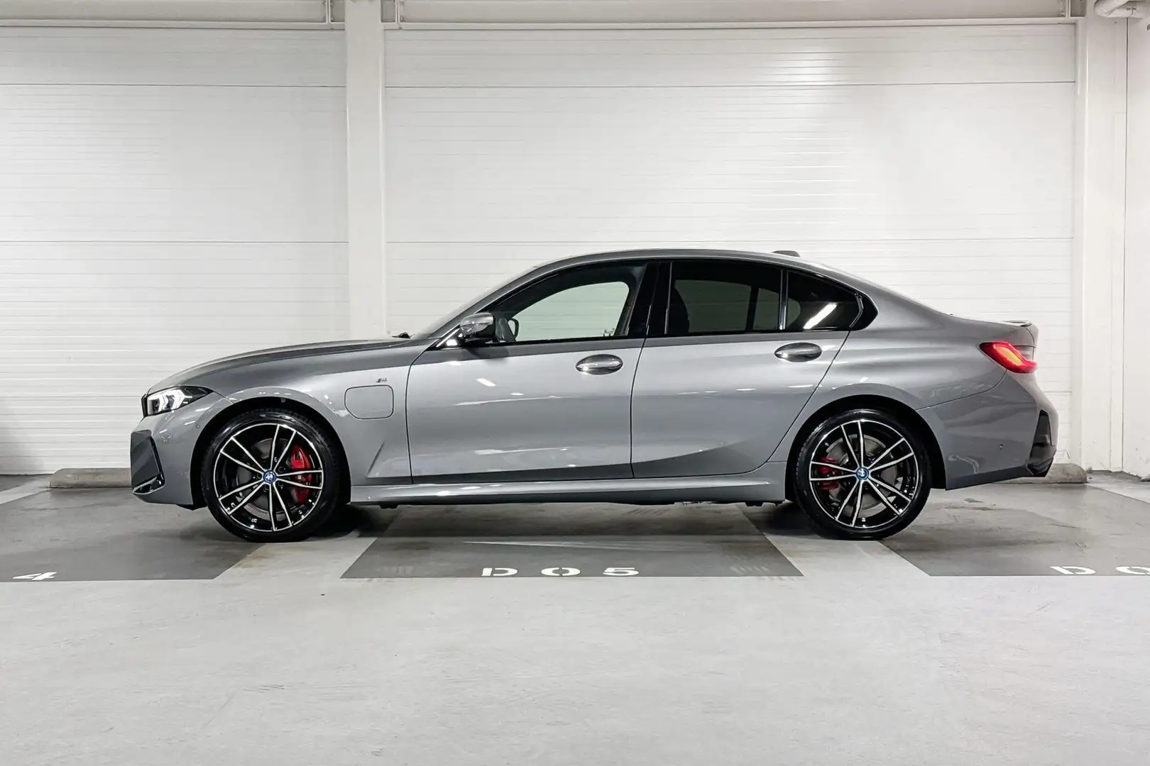 BMW 320 3 Serie Sedan 320e M-Sport Pro | Travel Pack | Par Gris - 2