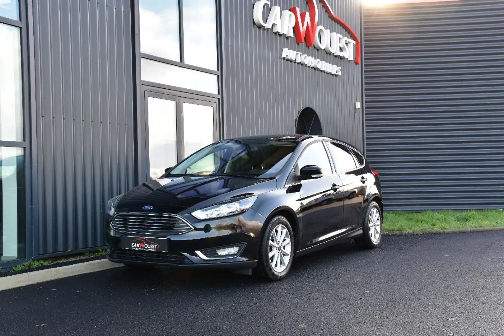 Ford Focus III (2) 1.6 TDCI 115 S&S TREND 5P Noir - 1