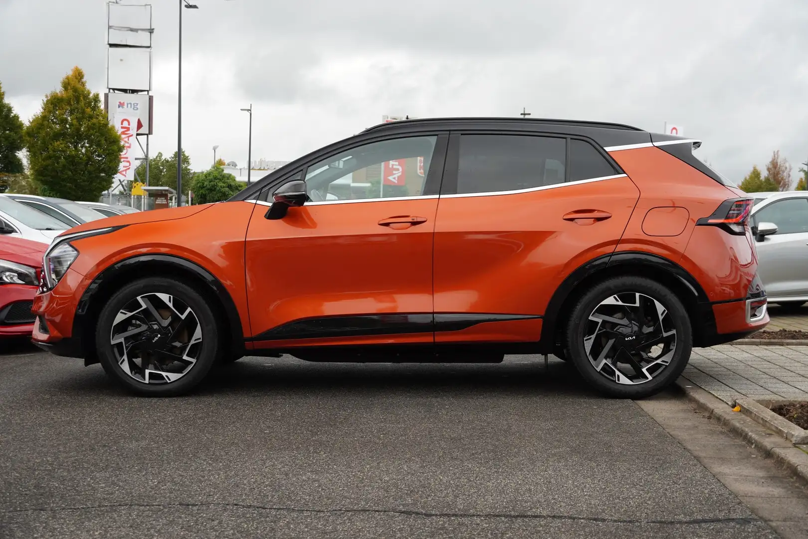 Kia Sportage GT-Line Plug-in Hybrid 4WD LED Navi AHK Arancione - 2