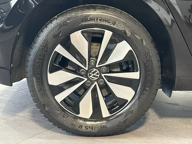 Volkswagen Polo view 3