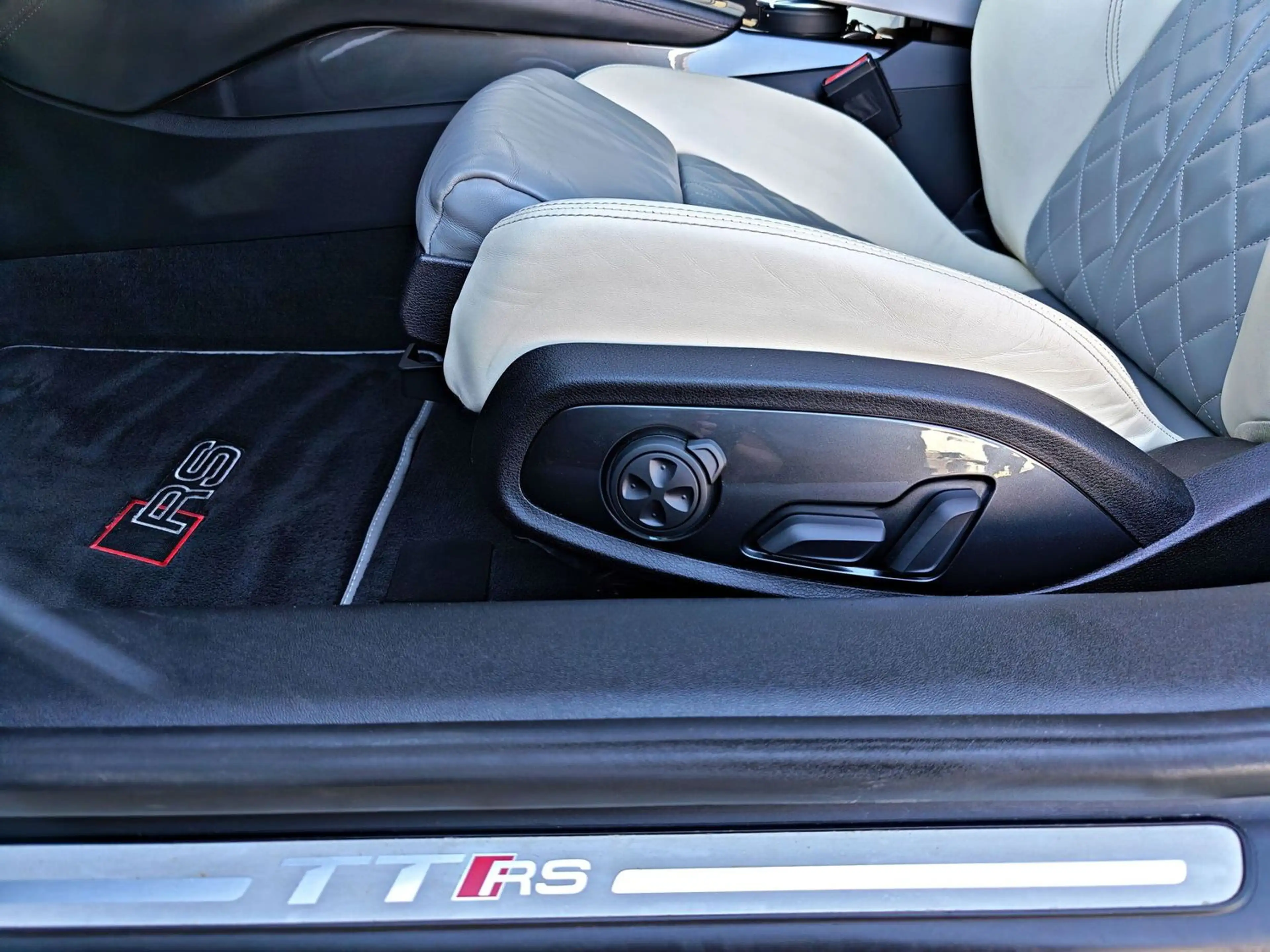 Audi TT RS TT RS Coupe S-AGA*Matrix*No OPF*B&O*Virtual — photo 13