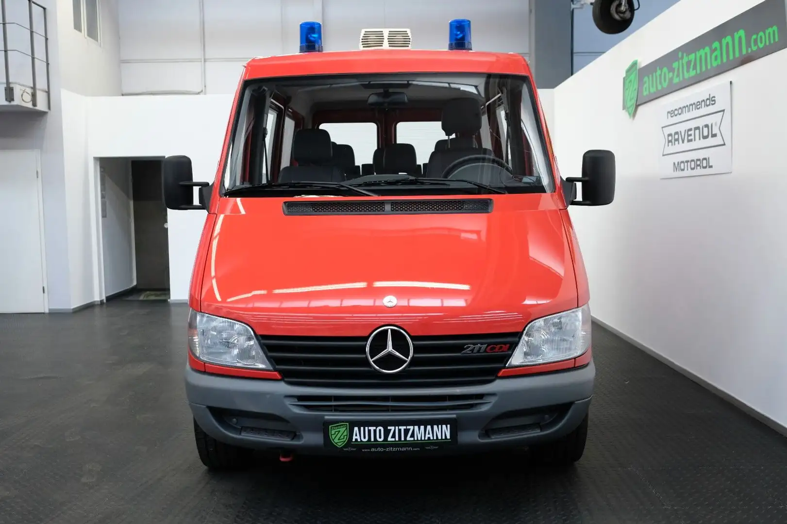 Mercedes-Benz Sprinter Kombi 211 CDI 8-Sitzer EX-FEUERWEHR Červená - 2