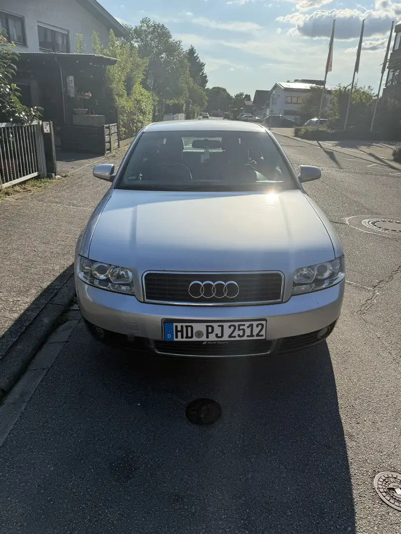 Audi A4 2.0 b6 Argent - 1