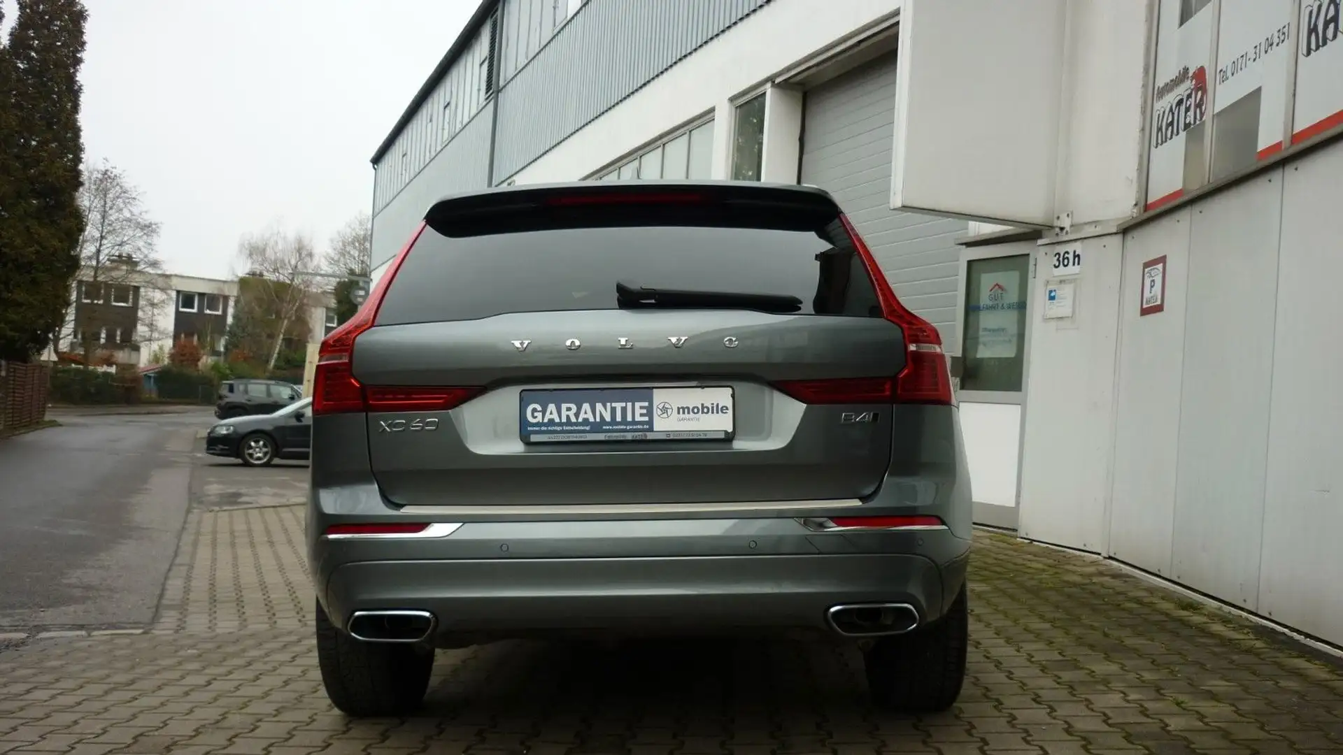 Volvo XC60 Grau - 2