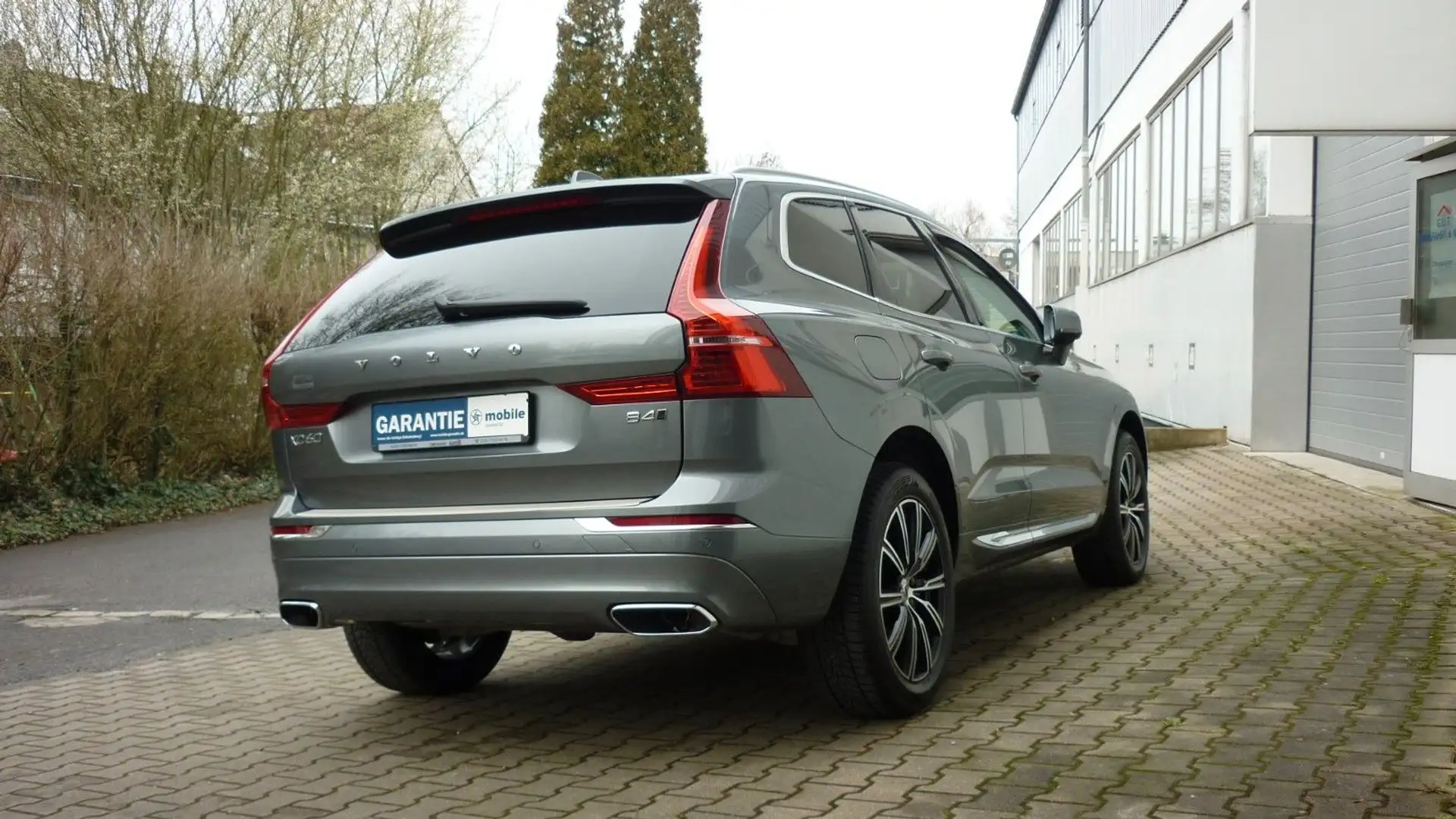 Volvo XC60 Grau - 1