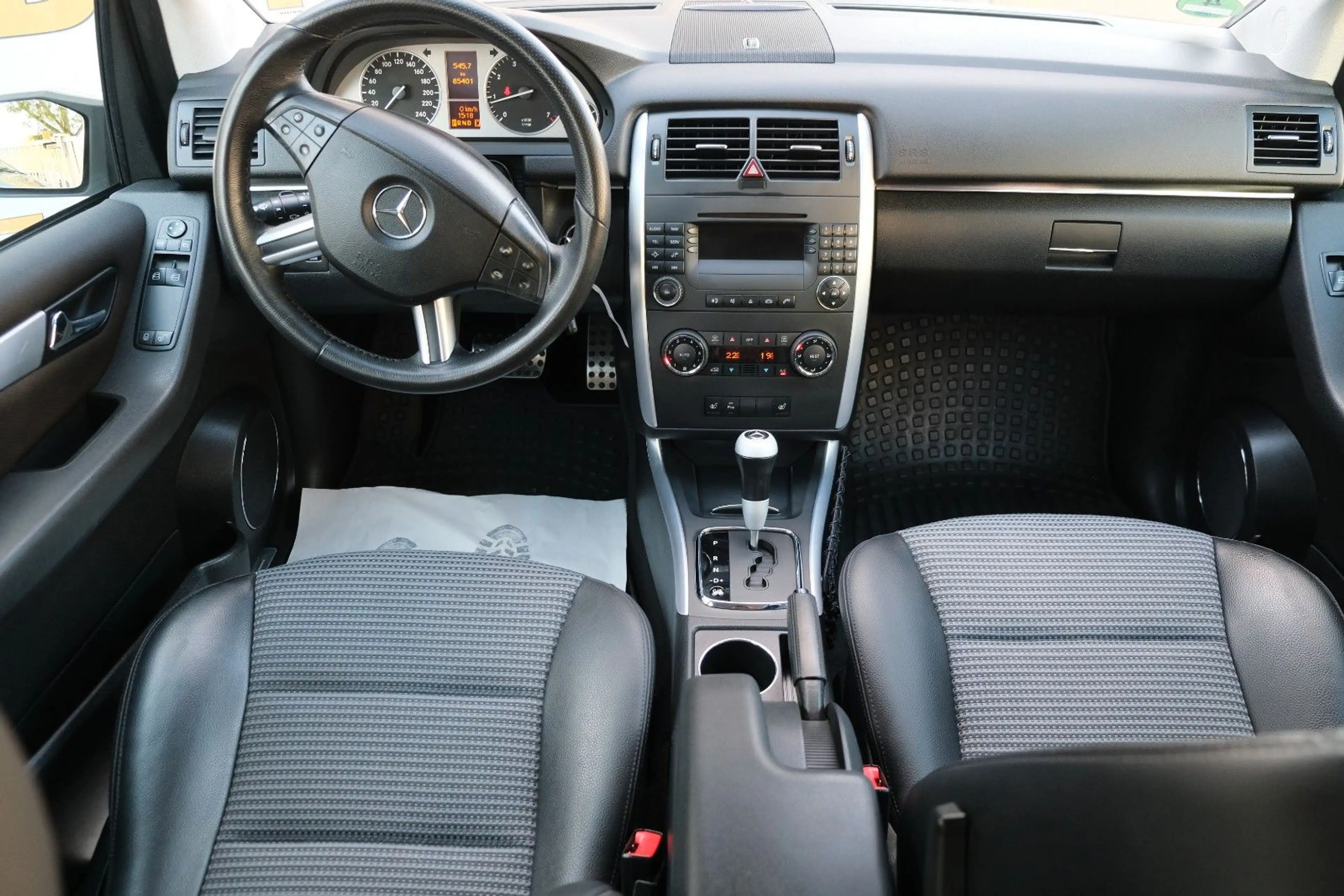 Mercedes-Benz B 200 Automatik Sport Paket 2.HD NAVI SCHECKHEFT — photo 12