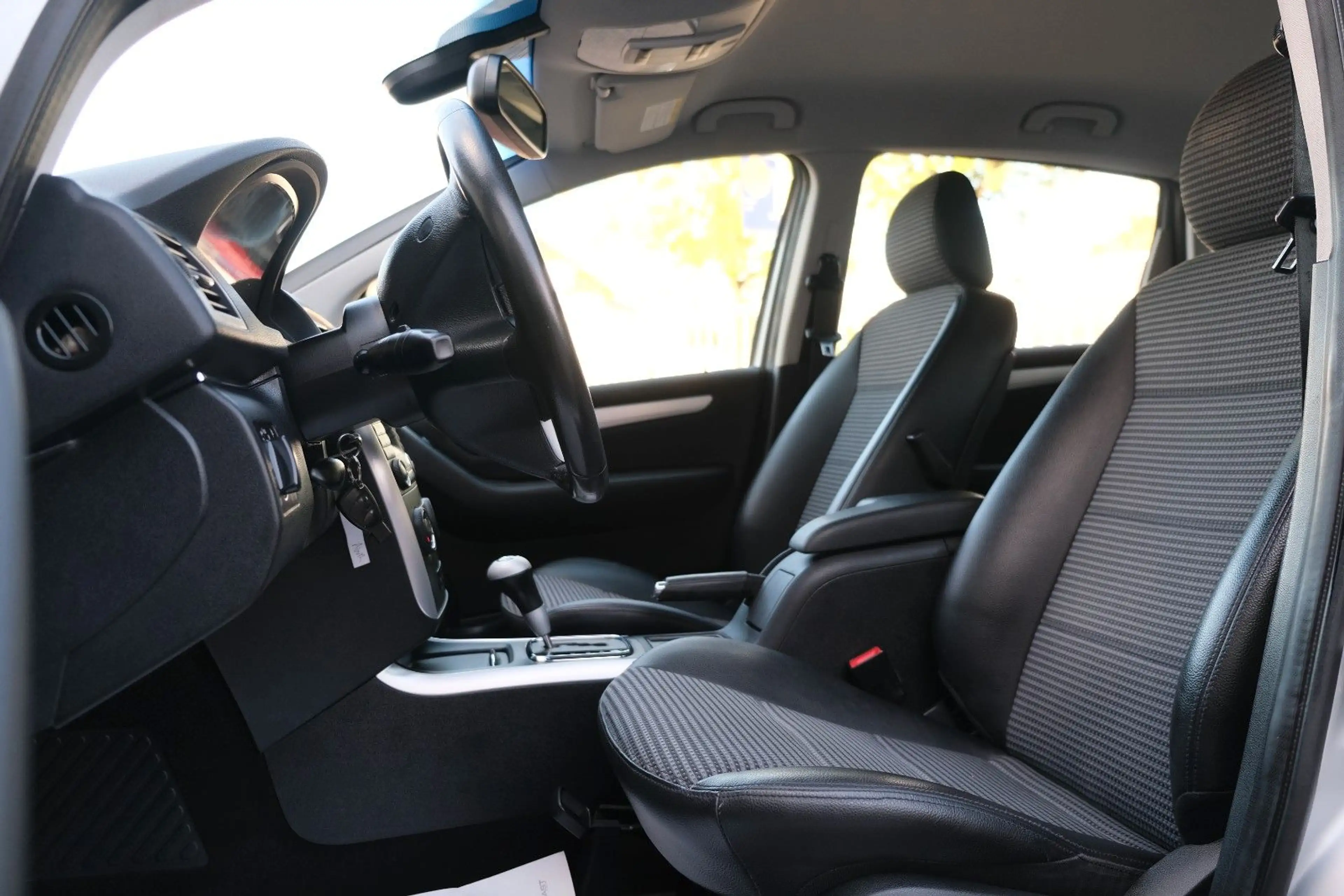 Mercedes-Benz B 200 Automatik Sport Paket 2.HD NAVI SCHECKHEFT — photo 13