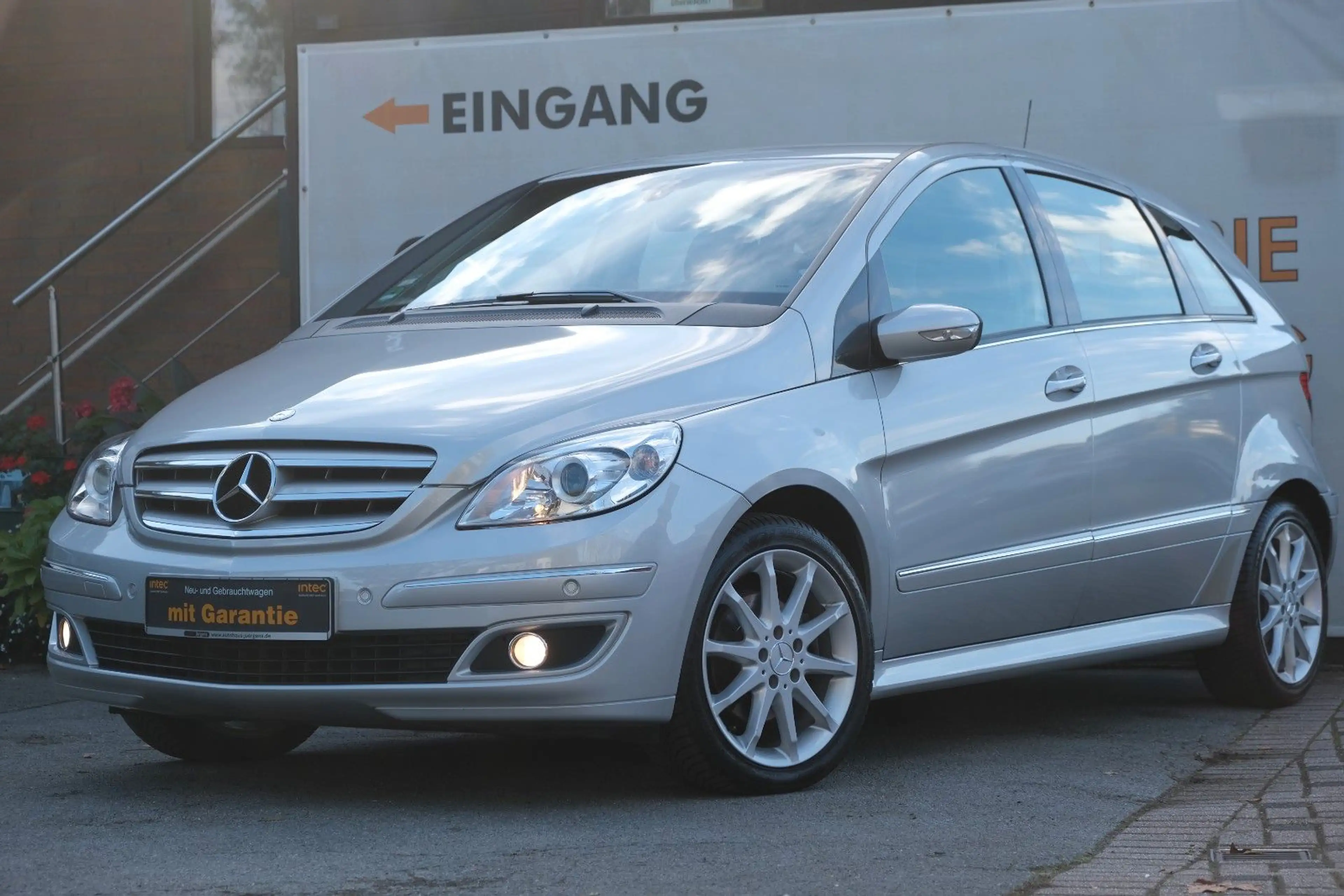 Mercedes-Benz B 200 Automatik Sport Paket 2.HD NAVI SCHECKHEFT