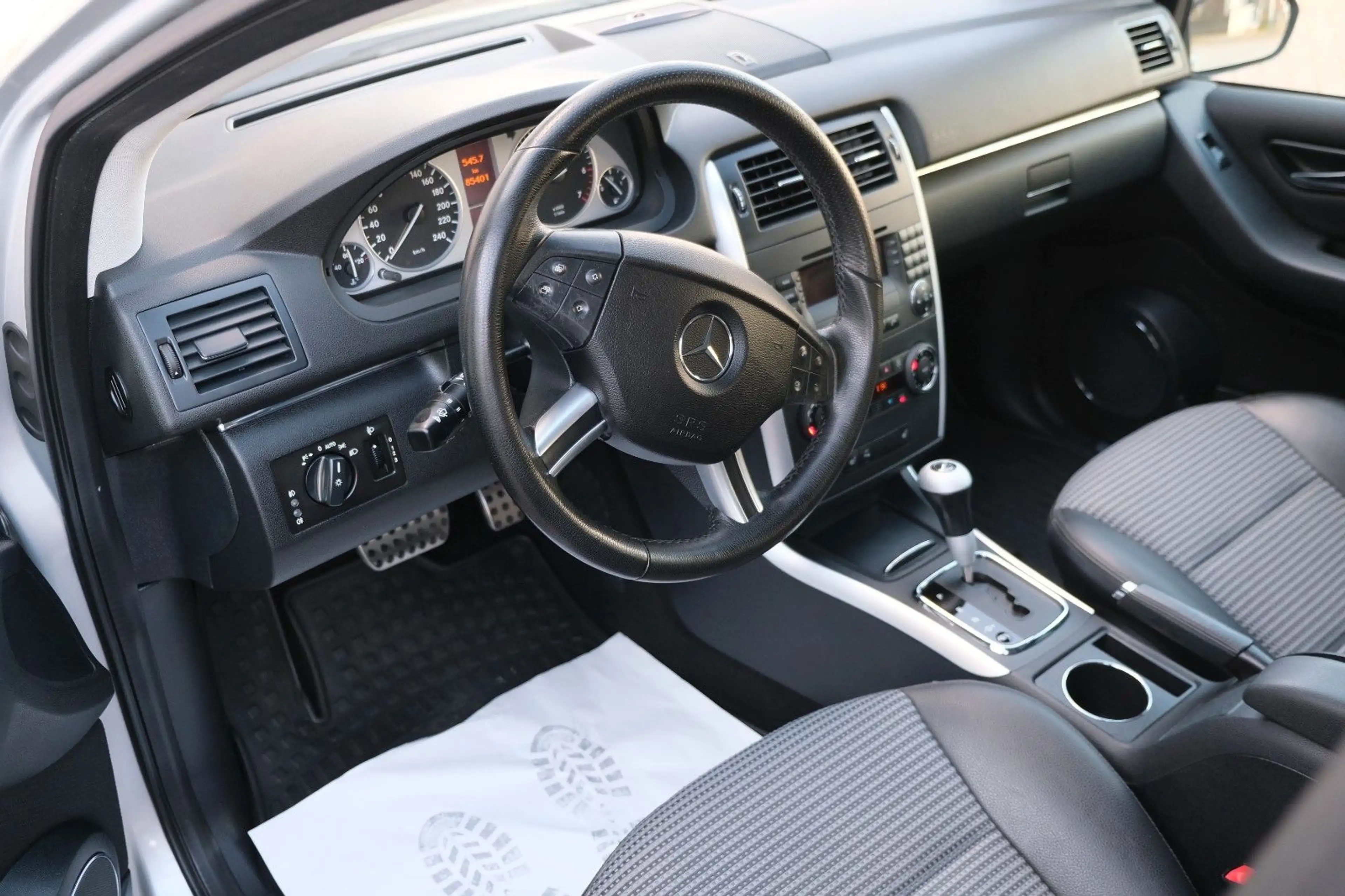 Mercedes-Benz B 200 Automatik Sport Paket 2.HD NAVI SCHECKHEFT — photo 11
