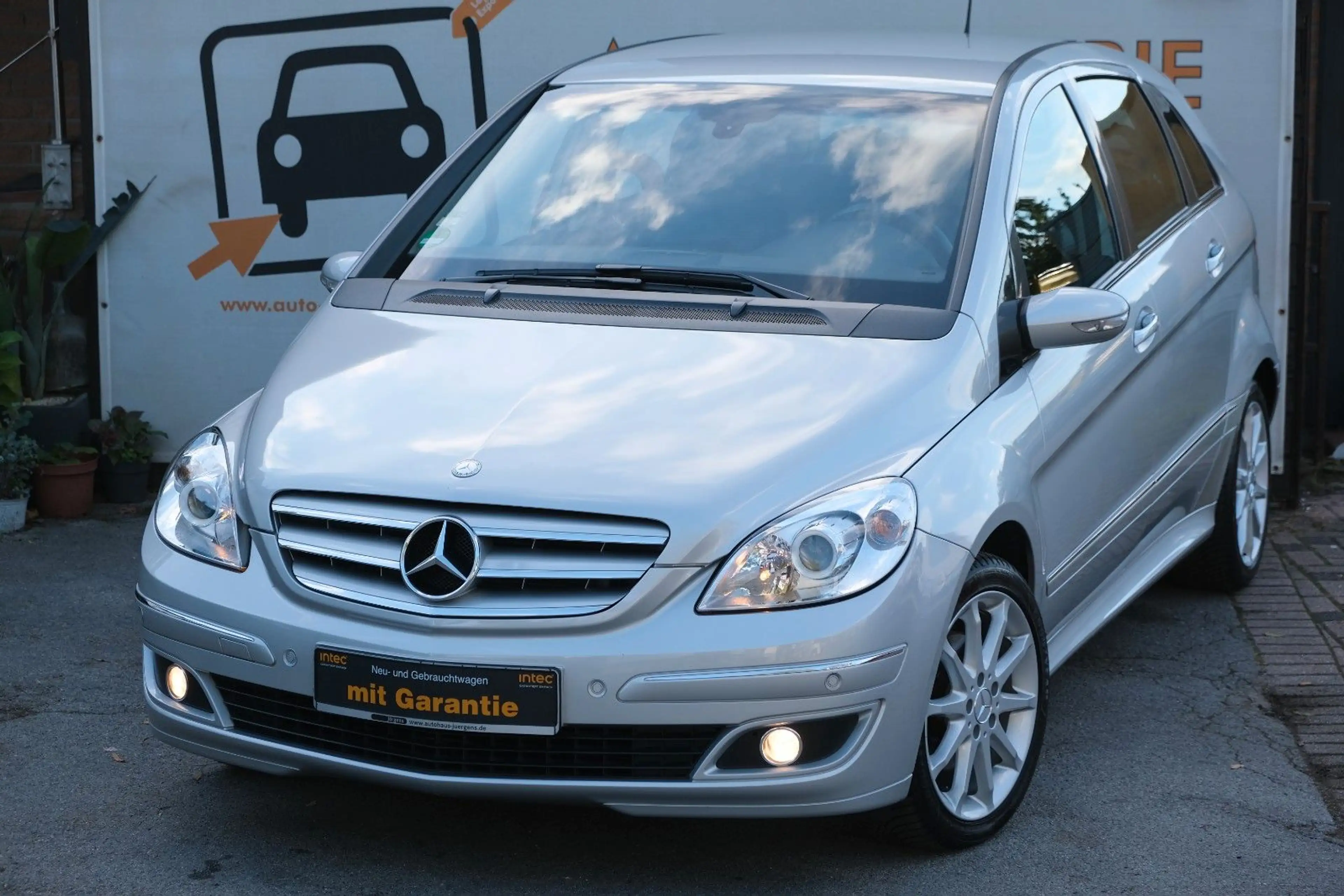 Mercedes-Benz B 200 Automatik Sport Paket 2.HD NAVI SCHECKHEFT — photo 2