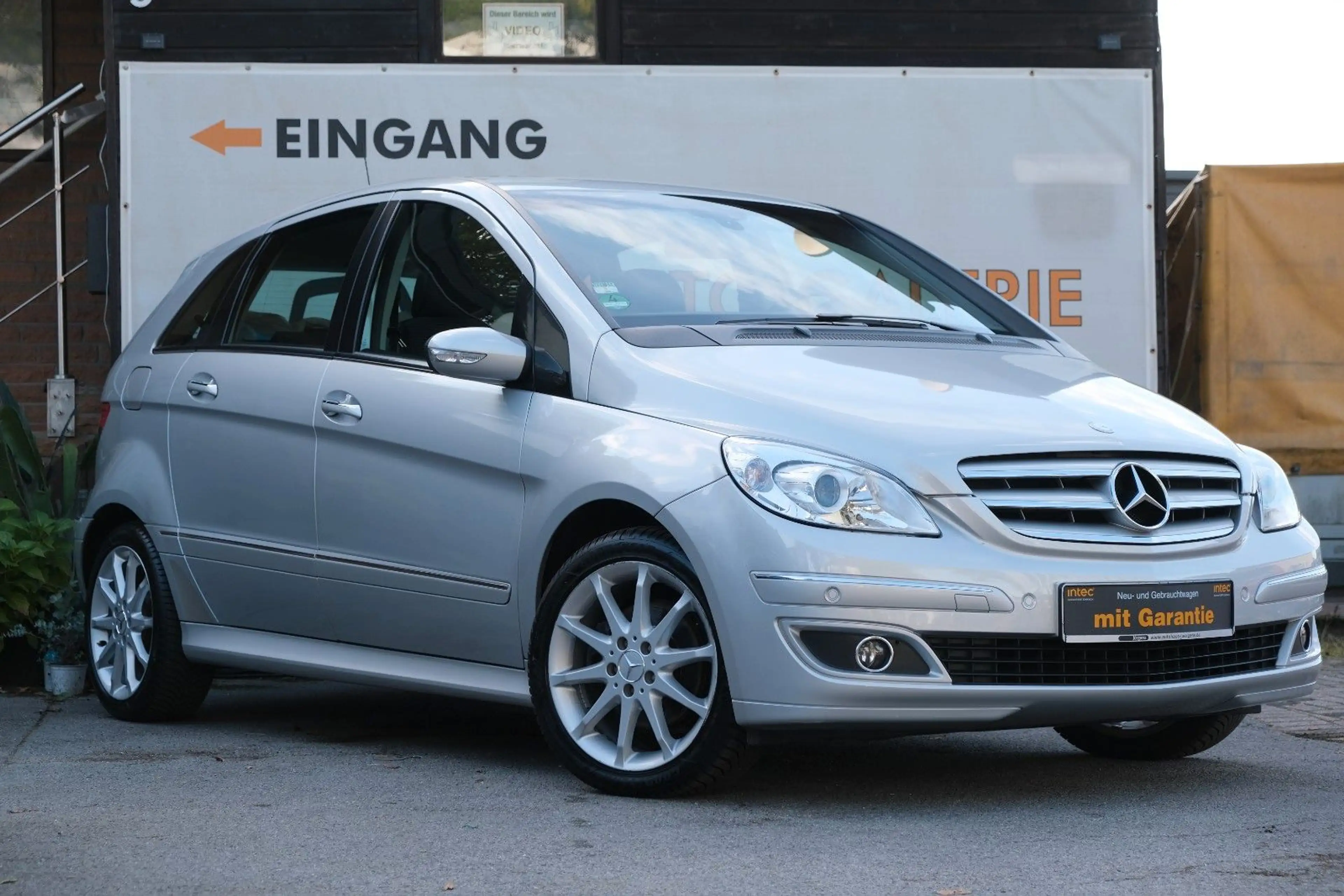 Mercedes-Benz B 200 Automatik Sport Paket 2.HD NAVI SCHECKHEFT — photo 4