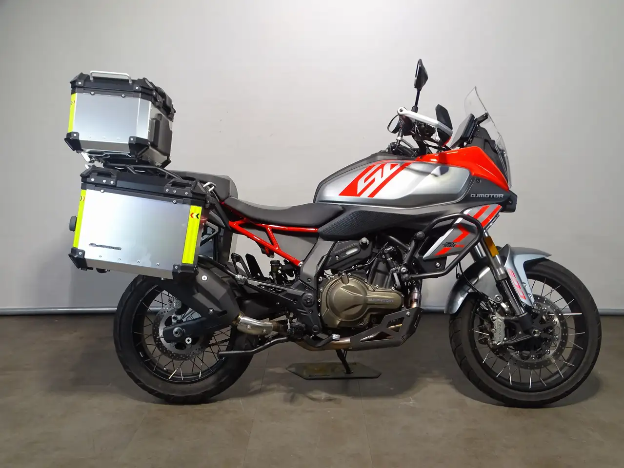 QJ Motor SRT 600 SX