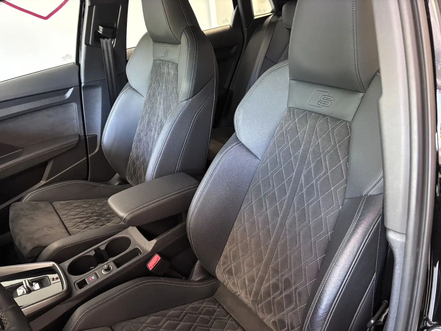 Audi A3 Sportback 35 TDI 1.Hand S Line Int. / S Sitze Schwarz - 1