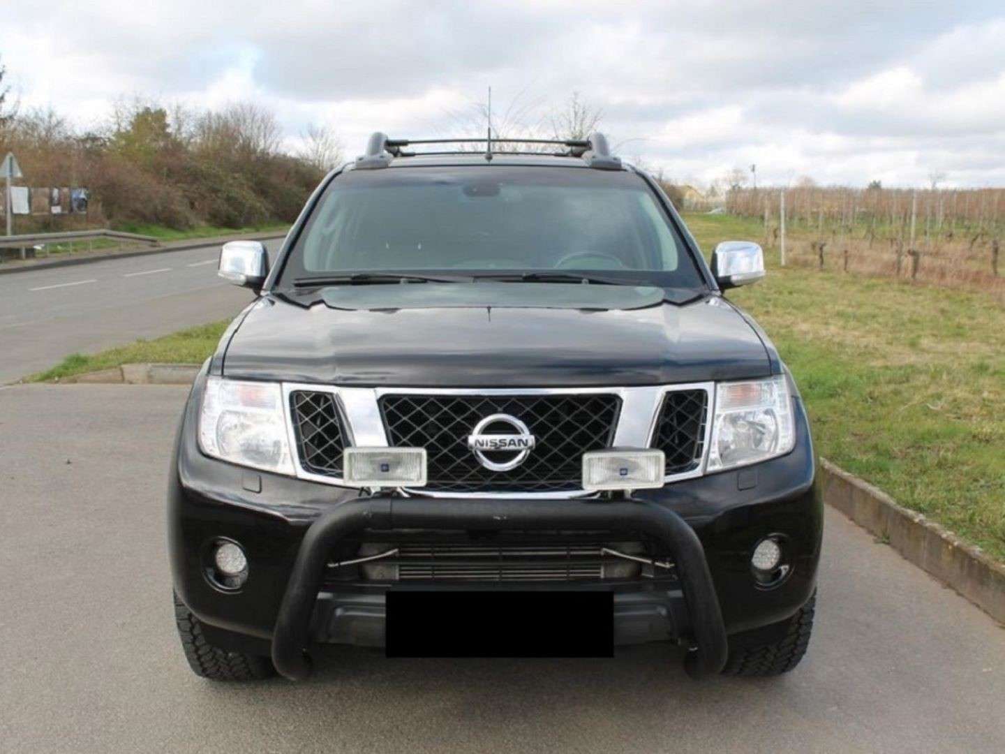 Second hand Nissan Navara 3.0