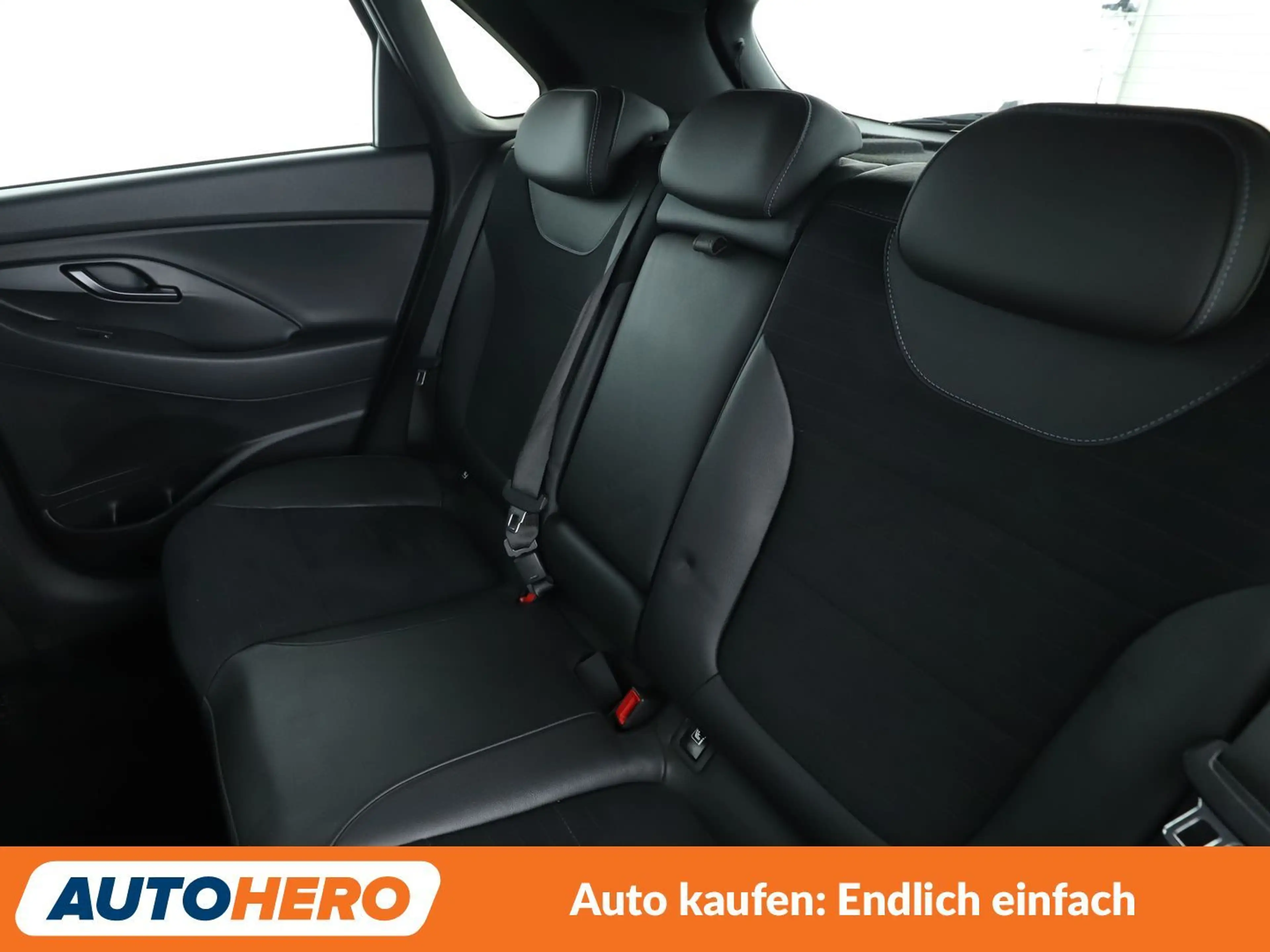 Hyundai i30 2.0 TGDI N Performance*NAVI*TEMPO*PDC*SHZ* — photo 14
