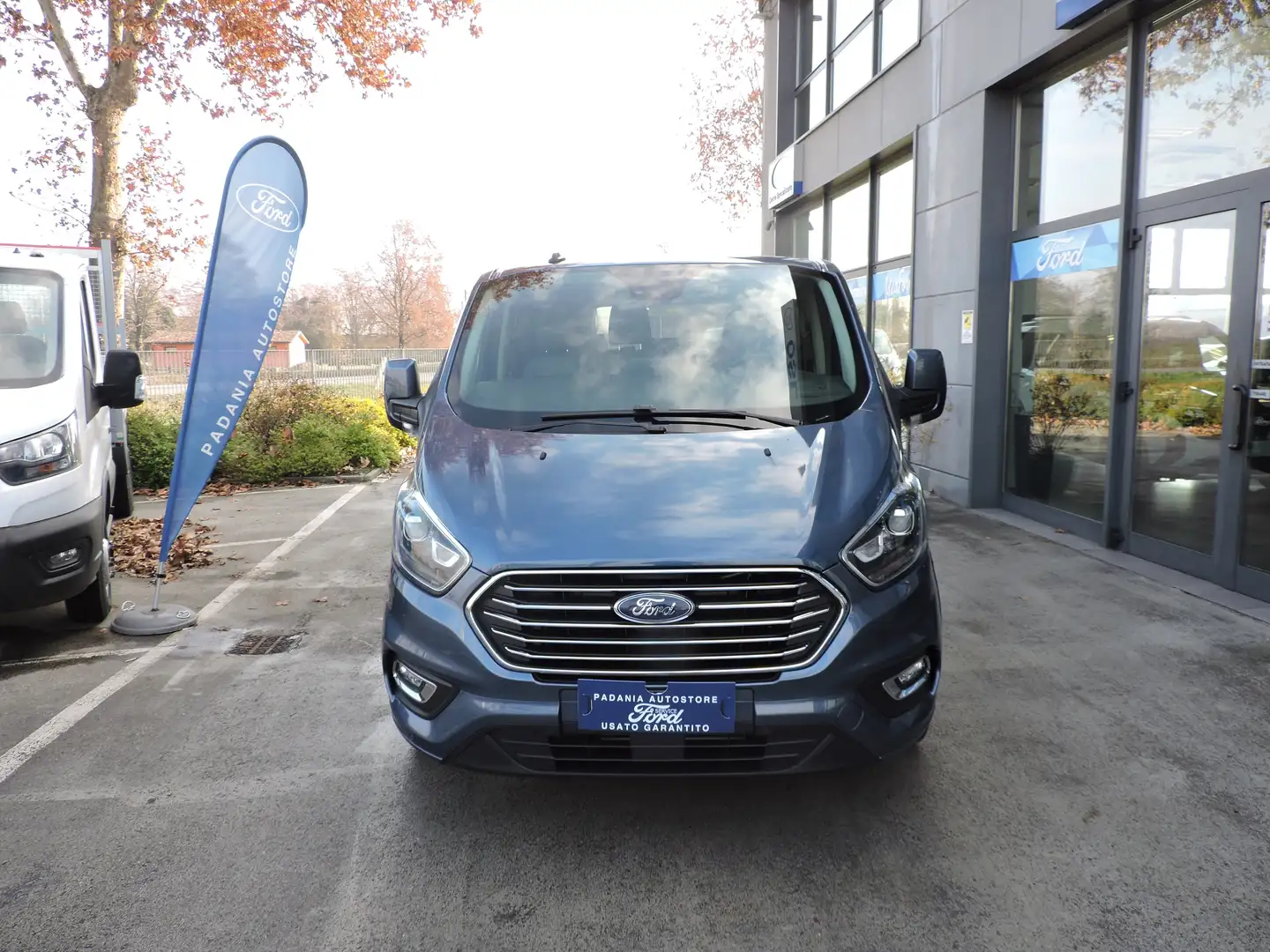 Ford Tourneo Custom TITANIUM 9 POSTI L2H1 2.0 TDI 185 CV AUTOMATICO Bleu - 2