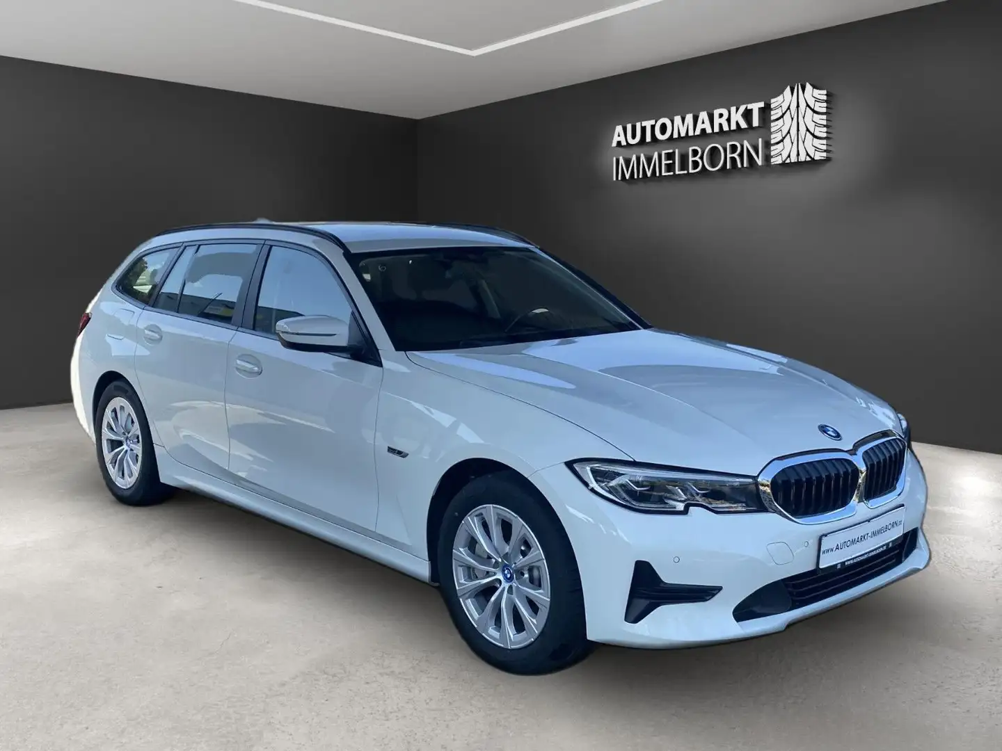 BMW 330 e Laser*DAB*HUD*Navi*Driving*Speed*LiveCP*17 Weiß - 1