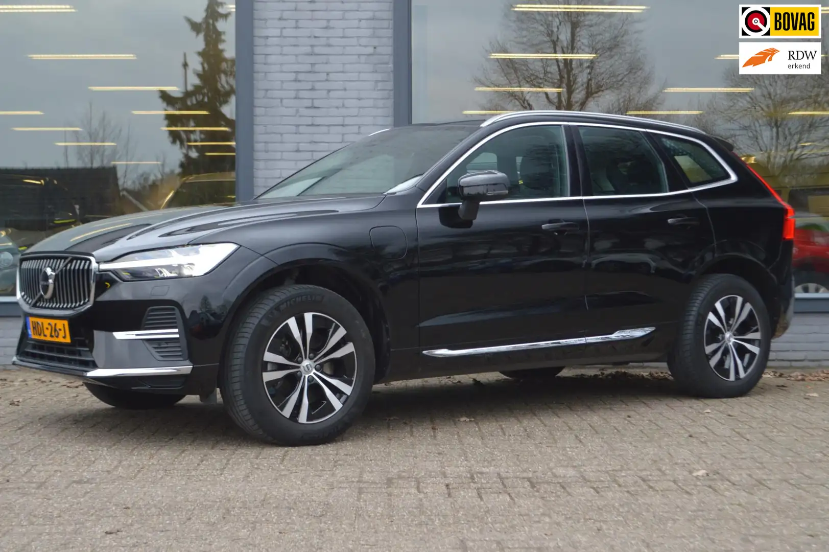Volvo XC60 2.0 T6 Plug-in hybrid AWD PHEV Facelift Inscriptio Schwarz - 1