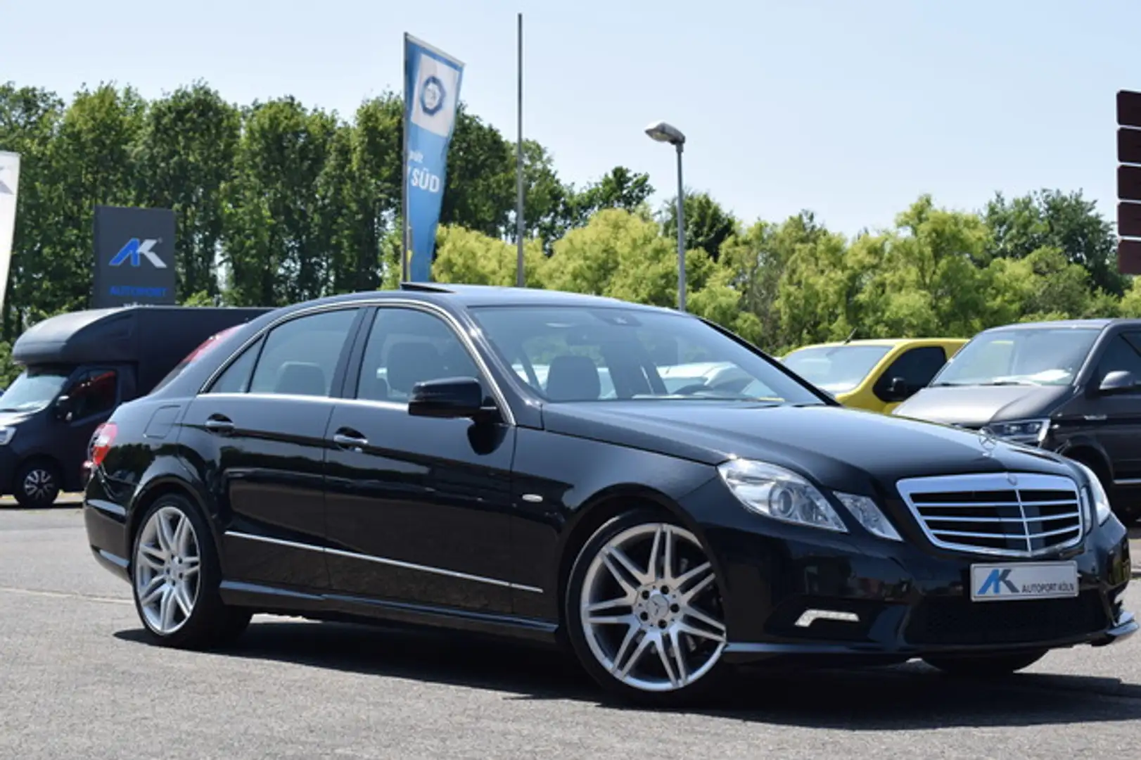 Mercedes-Benz E 350 CGI BlueEfficiency*AMG-LINE*SCHECKHEFT* Schwarz - 1