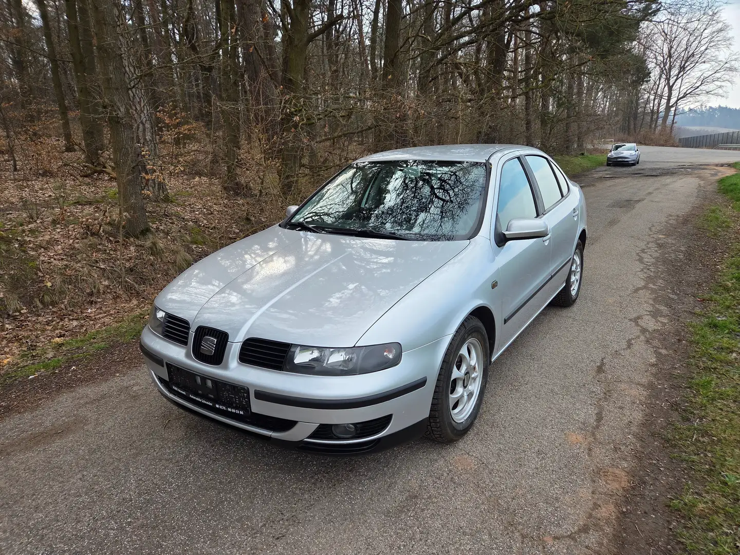 SEAT Toledo Toledo 1.6 16V TÜV 03/2028 Plateado - 1