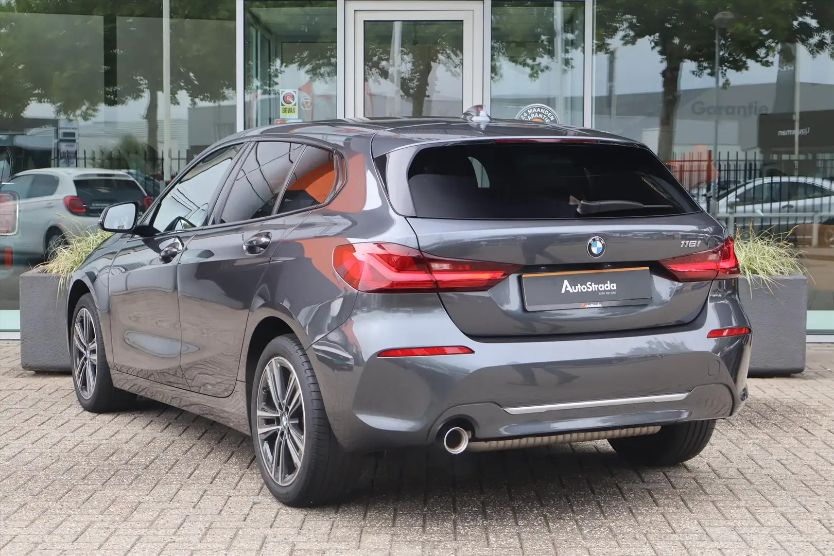 BMW 116 1-Serie (f40) 116i SportLine | Camera | Navi | Car Grijs - 2