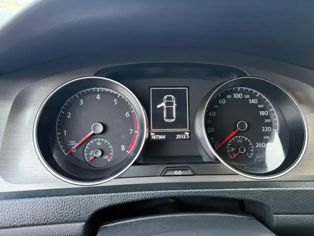 Volkswagen Golf view 9