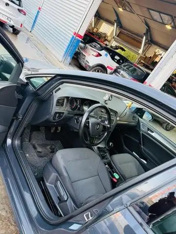 Volkswagen Golf view 8