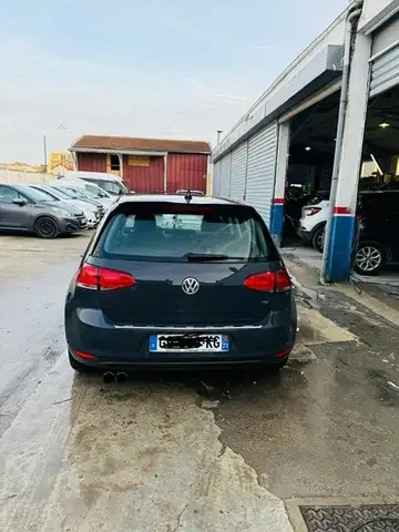 Volkswagen Golf view 3