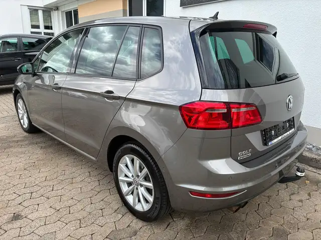 Volkswagen Golf Sportsvan view 5