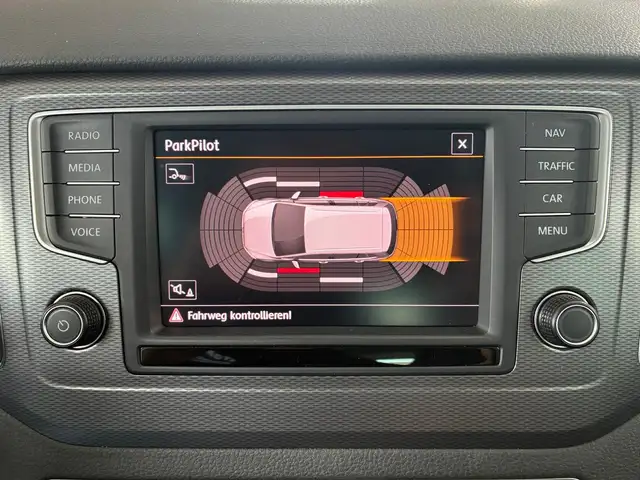 Volkswagen Golf Sportsvan view 14
