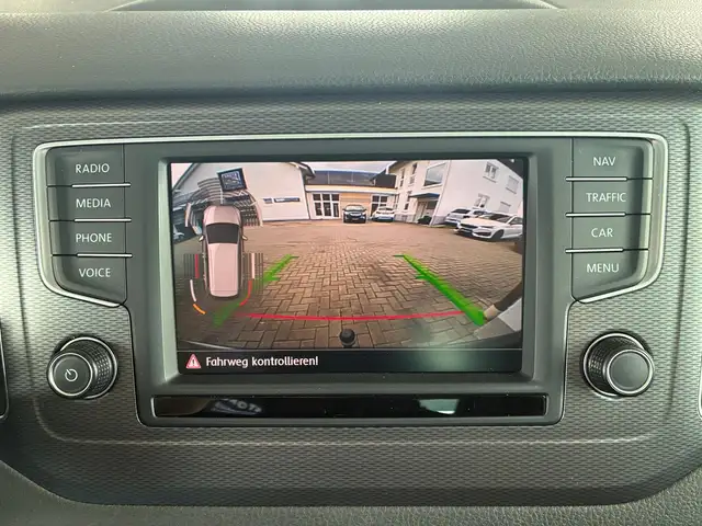 Volkswagen Golf Sportsvan view 13