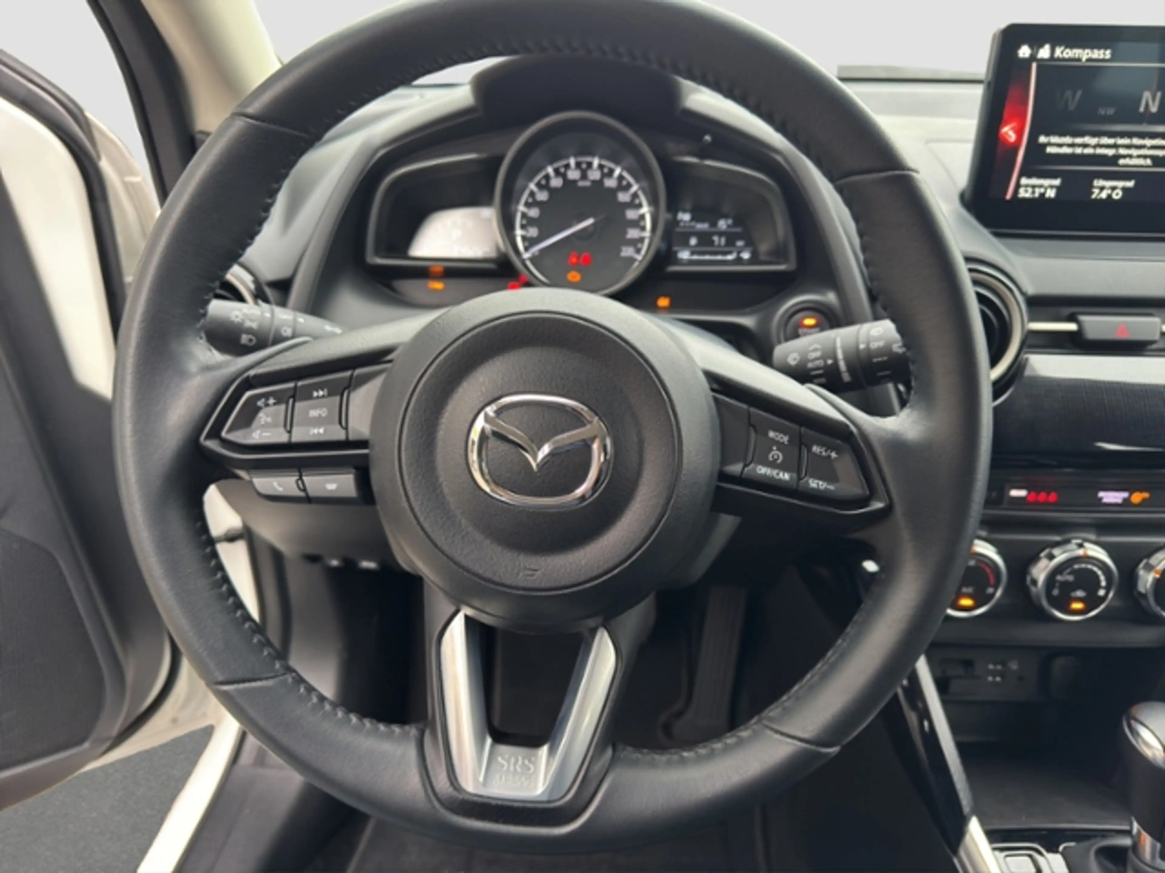 Mazda 2 1.5 SKYACTIVE Center-Line AUTOMATIK — photo 11
