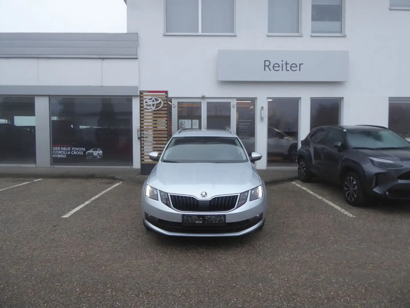 Skoda Octavia Combi 2,0 TDI *NAVI*SHZ* Argent - 1