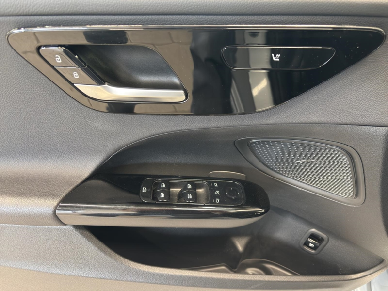 Mercedes-Benz C 220 d 4M T AVANTGARDE EXT. BUSIN+DISTR+RFK+LED — photo 11