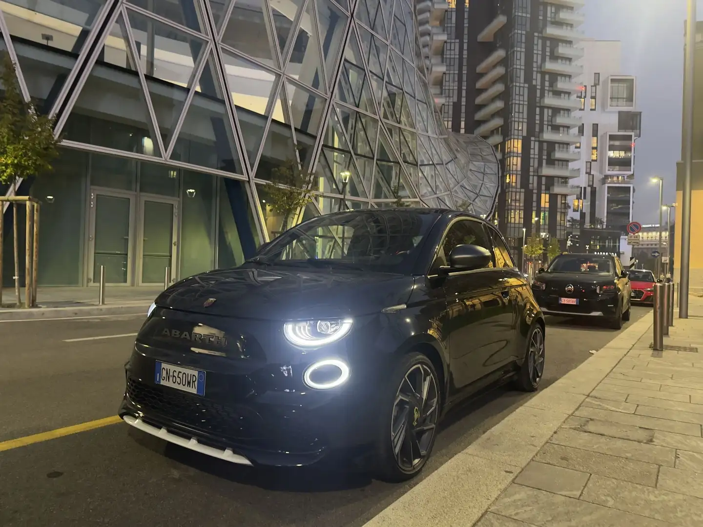 Abarth 500e TURISMO con FINANZIAMENTO Blu/Azzurro - 2