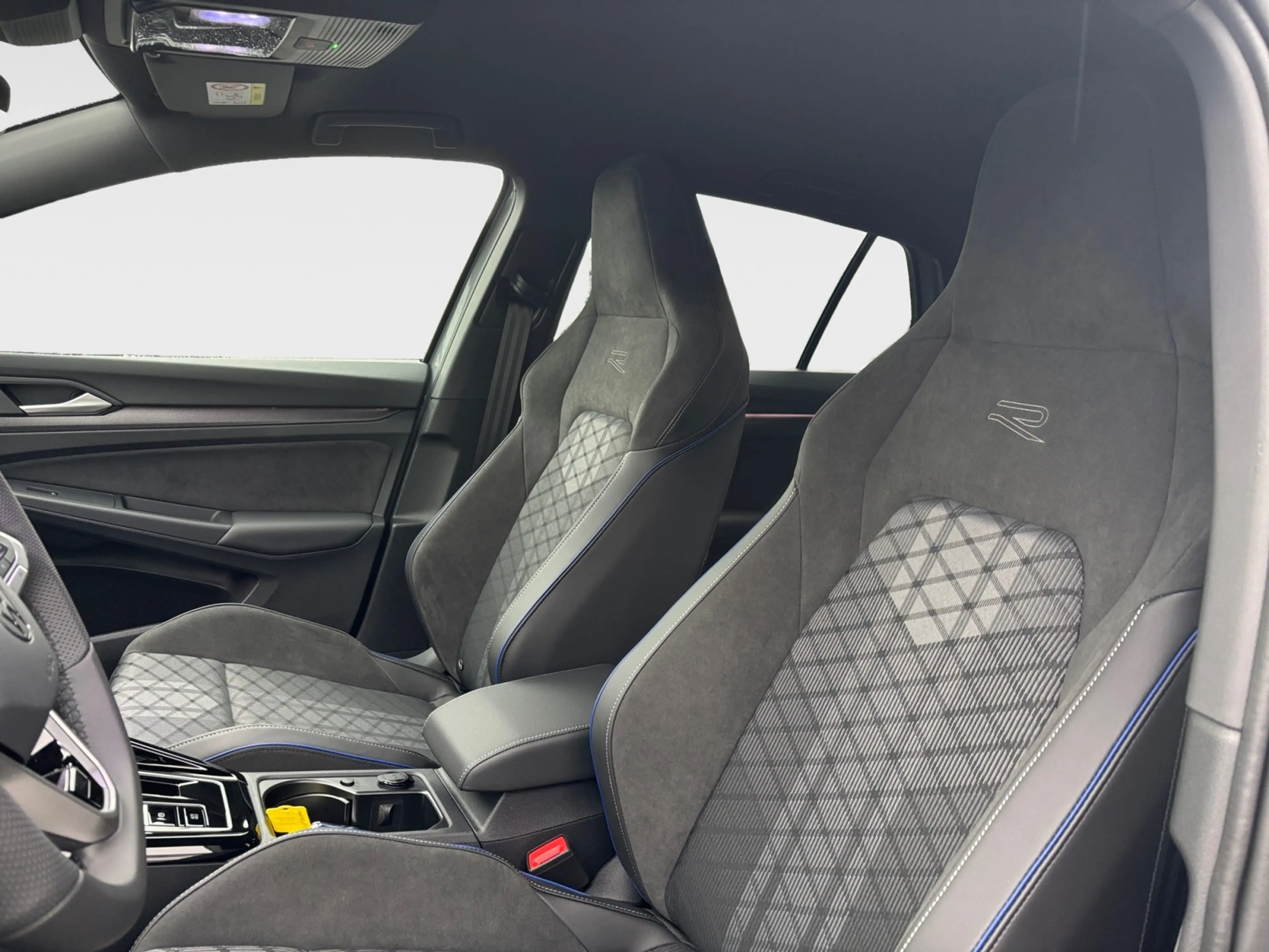 Volkswagen Golf R -Line 1,5 l eTSI 150 PS DSG — photo 8