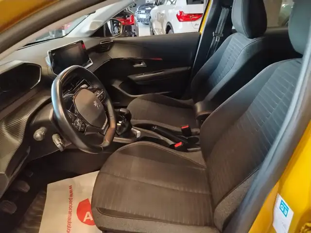 Peugeot 208 view 8