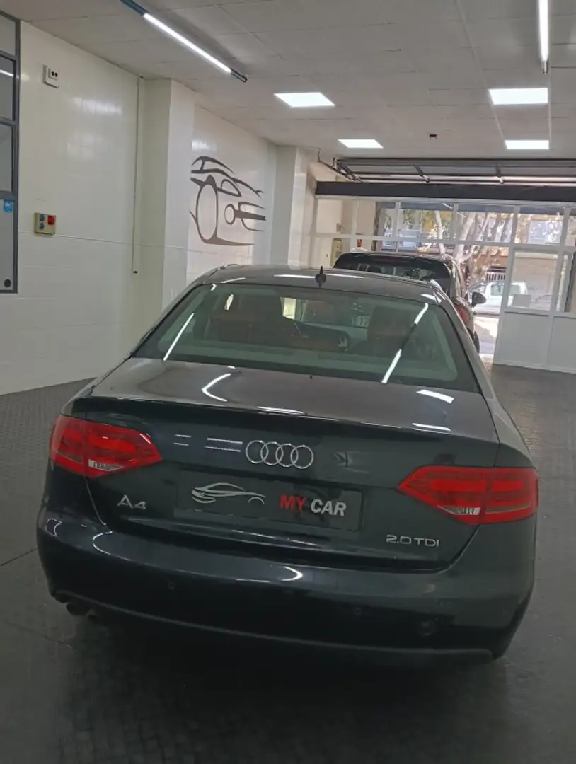 Audi A4 2.0TDI quattro DPF 143 Noir - 2