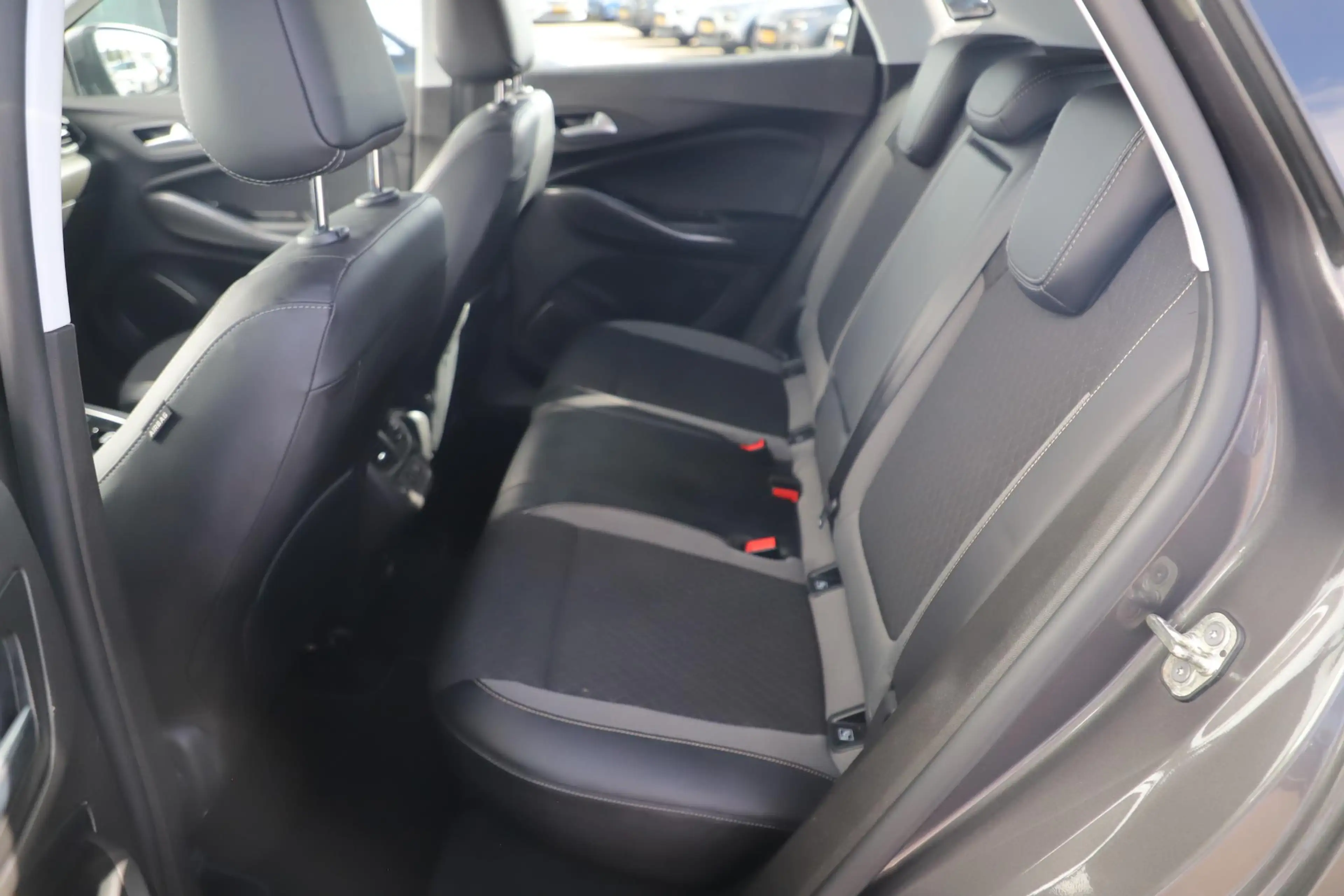 Opel Grandland X 1.2 Turbo Elegance 131PK Automaat LMV Sportstoelen — photo 7