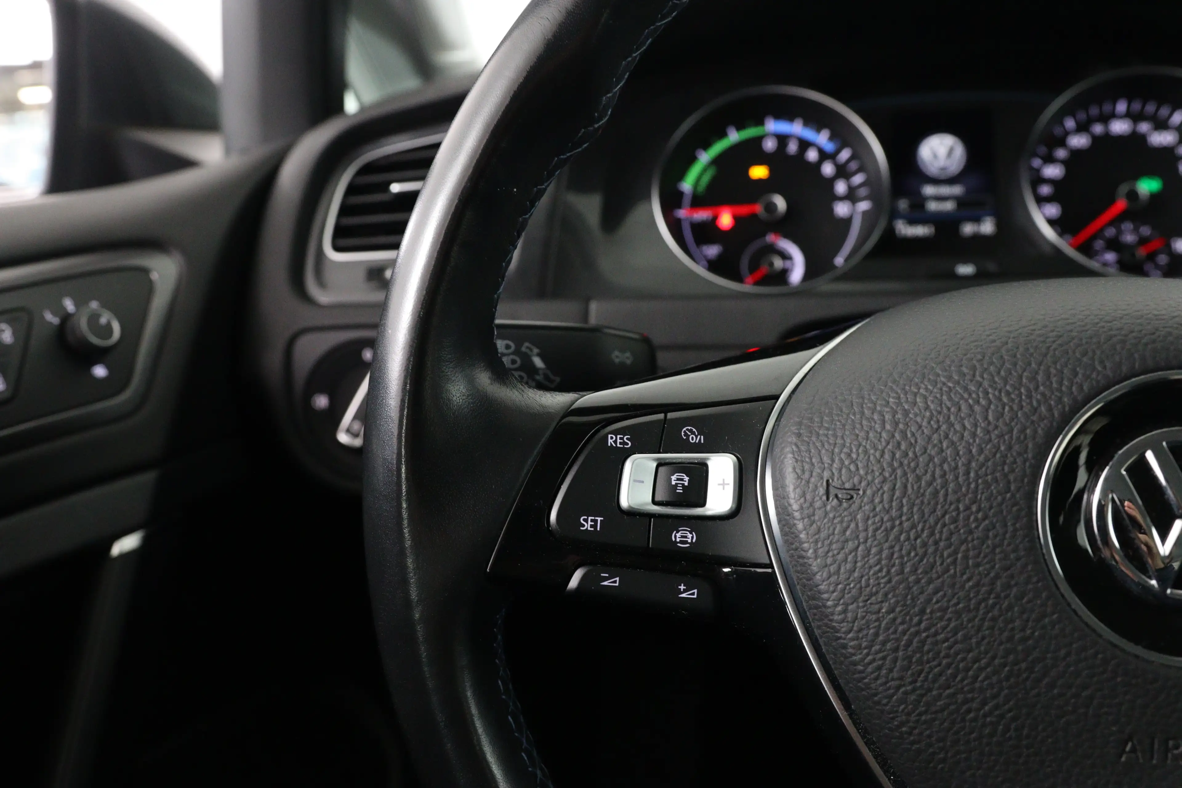 Volkswagen e-Golf | SOH 88% | Groot Scherm | Cruise Adaptive | Navi — photo 27