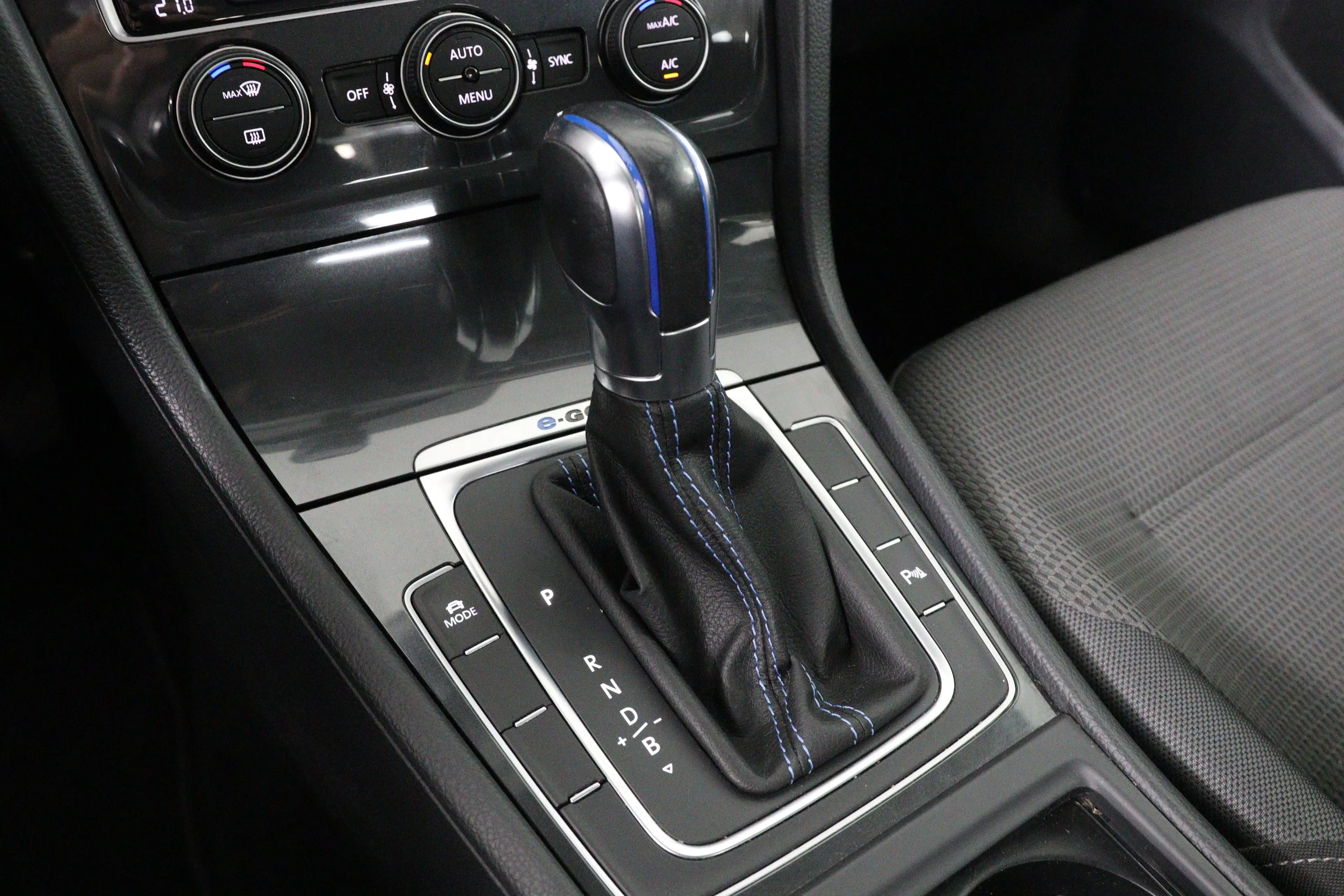 Volkswagen e-Golf | SOH 88% | Groot Scherm | Cruise Adaptive | Navi — photo 35
