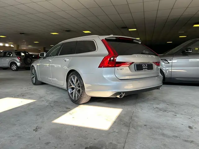 Volvo V90 view 2