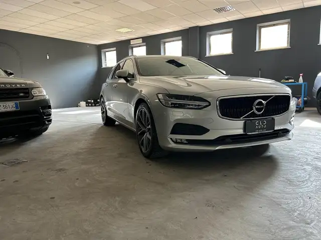Volvo V90 view 5