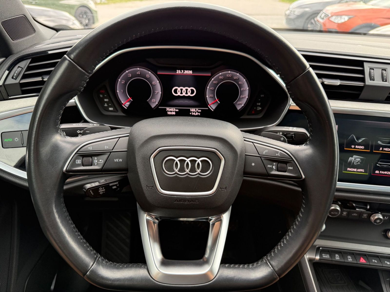 Audi Q3 45 TFSI quattro S line — photo 15