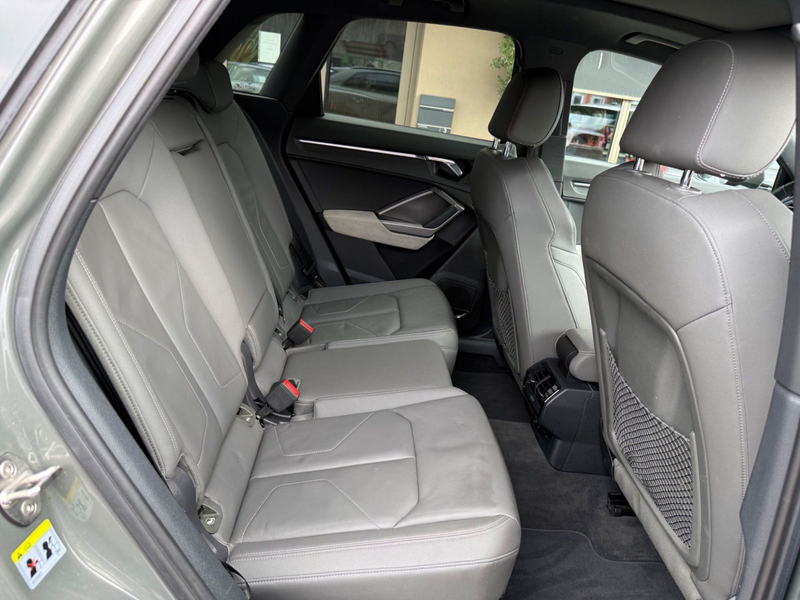 Audi Q3 45 TFSI quattro S line — photo 10