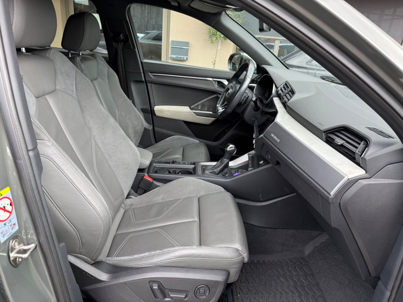 Audi Q3 45 TFSI quattro S line — photo 9