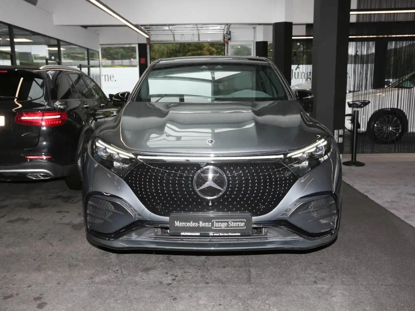 Mercedes-Benz EQS SUV EQS 450 4M SUV AMG Night Panorama Hyperscreen Серый - 2