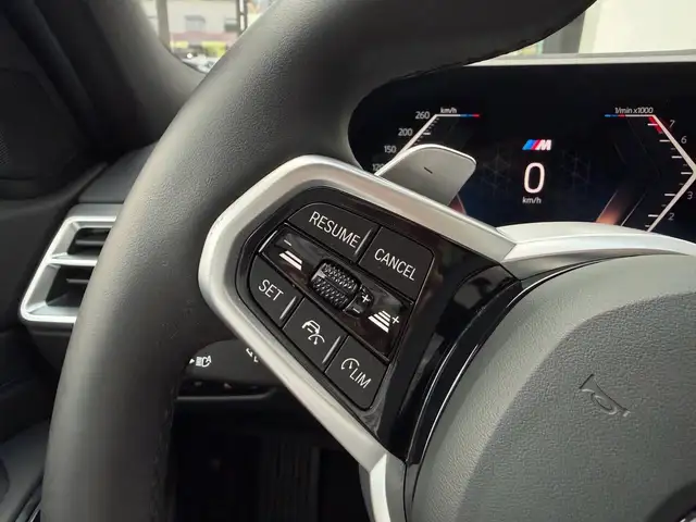 BMW 3 Series view 14